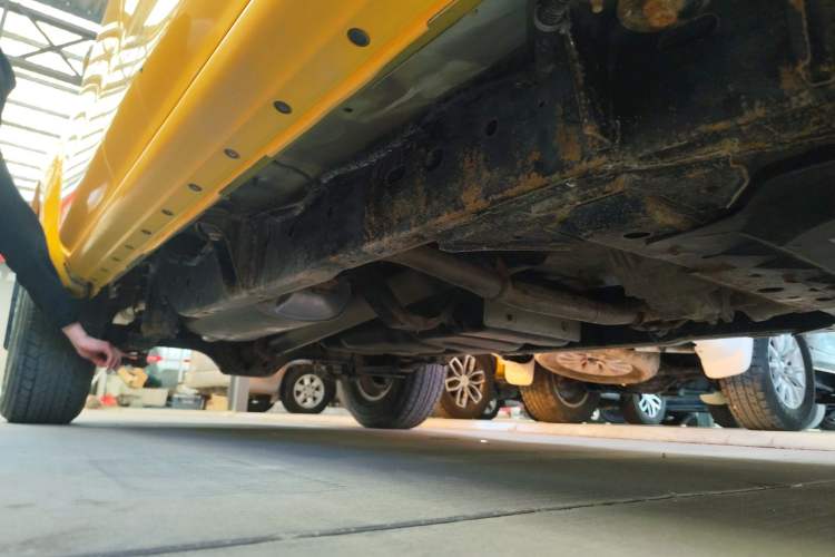 Used Nissan Navara 2021 2.5L Facelift Manual Transmission 4x4 Comfort Version QR25
