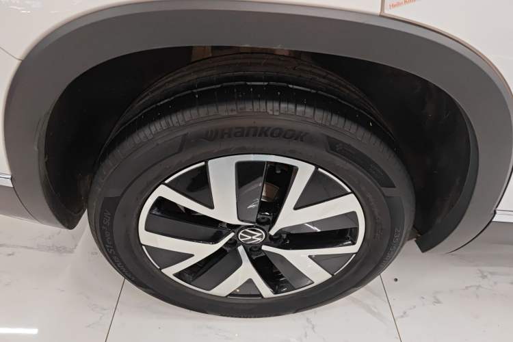 Used Volkswagen Tayron 2024 300TSI Two-Wheel-Drive Luxury Plus Advanced Version