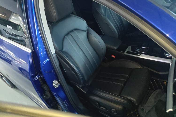 Used Audi A4L 2020 40 TFSI Luxury Dynamic Model
