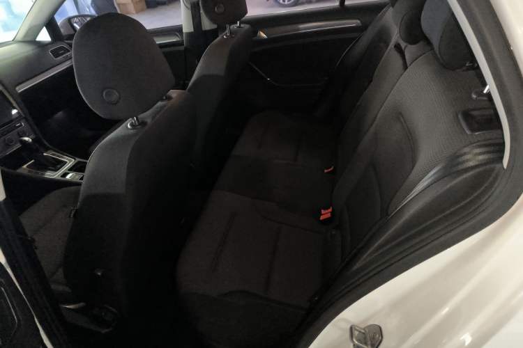 Used Volkswagen Golf 2016 230TSI Automatic Comfort Version
