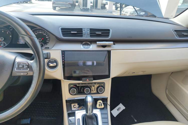 Used Volkswagen Magotan 2013 1.8TSI Premier Model
