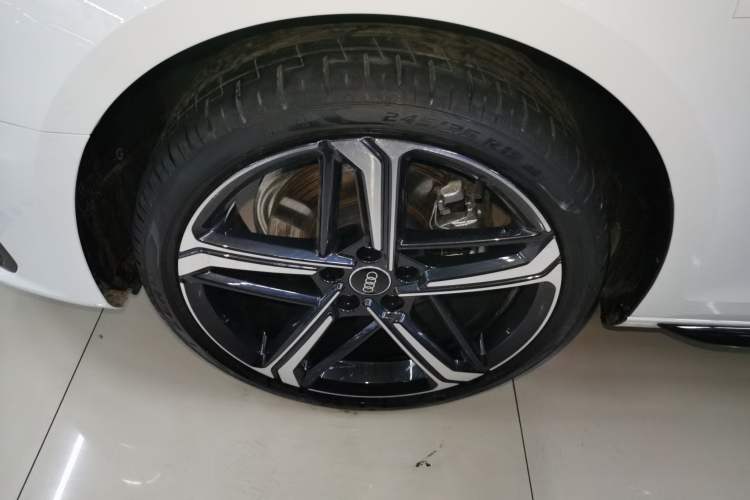 Used Audi A4L 2025 2 Million Units Enjoyment Version 40 TFSI Luxury Dynamic Edition
