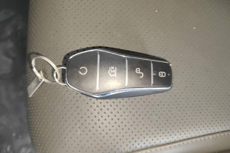 Used BYD Qin L 2025 DM-i Smart Drive 80KM Leading Model