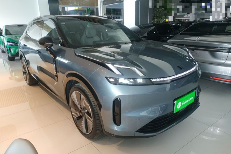 Used Lynk & Co 08 EM-P 2025 220 km All-Wheel-Drive Performance Halo
