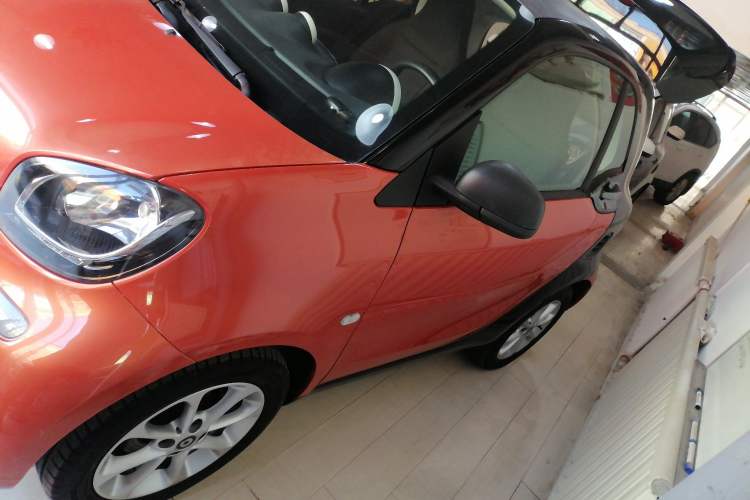 Used  fortwo 2015 1.0L 52 kW hardtop Dynamic version
