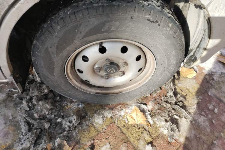 Used Chana Ruixing M60 2023 1.6L CNG Comfort-Grade 6-Seater Passenger Vehicle
