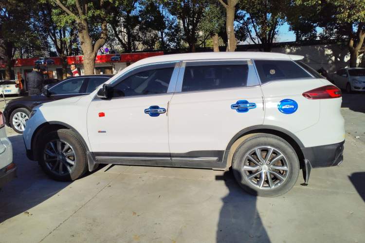 Used Geely Auto Emgrand X7 Sport 2018 1.8TD Automatic Two-Wheel Drive Smart Connect 4G Internet Edition
