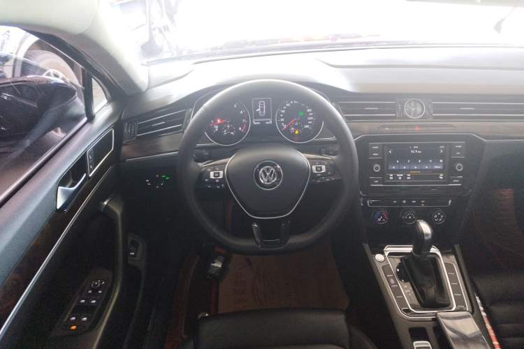 Used Volkswagen Magotan 2019 330TSI DSG Leading Model China VI Standard