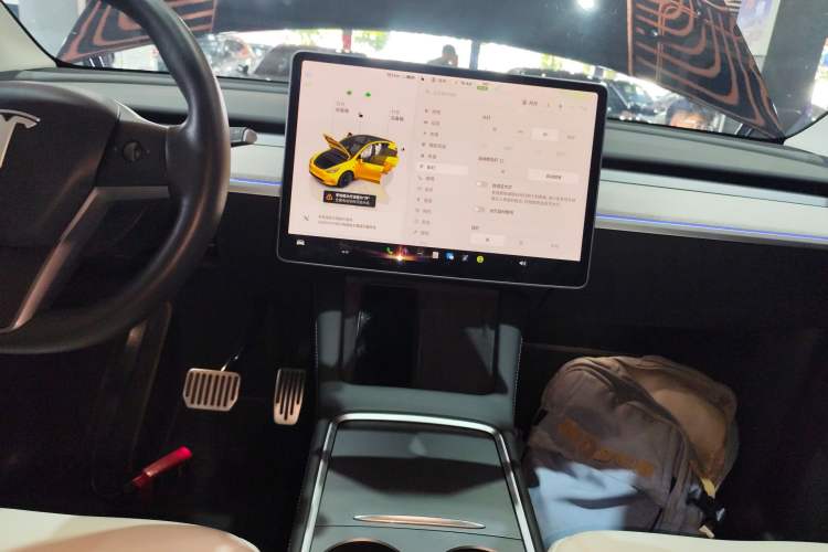 Used Tesla Model Y 2023 Long-Range All-Wheel-Drive Version
