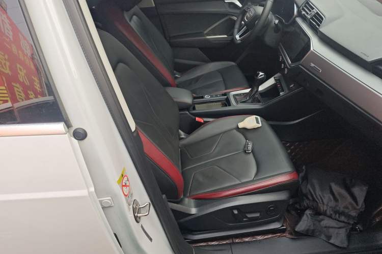 Used Audi Q3 2022 35 TFSI Fashionable and Elegant Model
