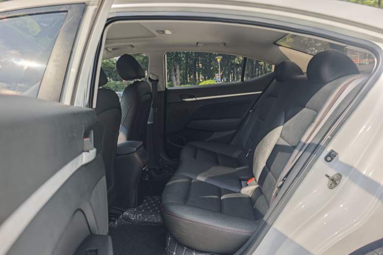 Used Hyundai Elantra 2016 1.6L Automatic ZhiXuan – Elite Version
