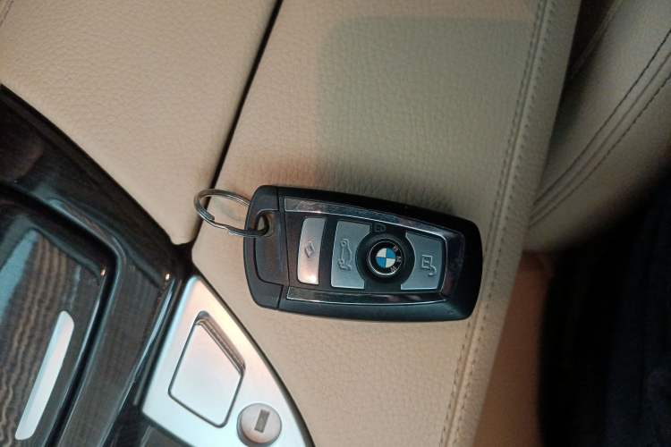 Used BMW 5 Series 2014 525Li Luxury Design Package