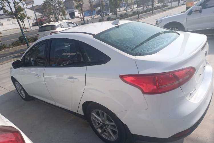 Used Ford Focus 2017 Sedan 1.6L Automatic Fashion Edition Smart Drive Version
