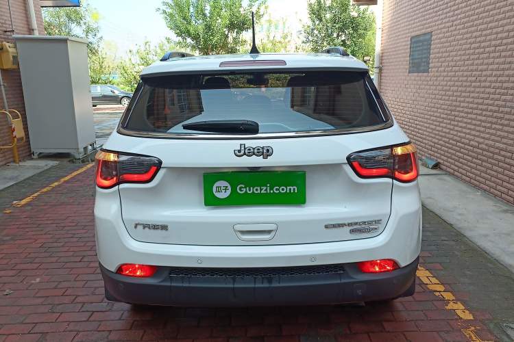 Used  Compass 2019 200T Automatic Family Edition - Connected Large Screen Version
