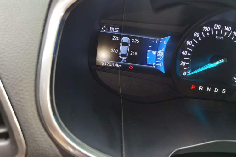 Used Ford Edge 2015 2.0T GTDi 4x4 High-Grade Model
