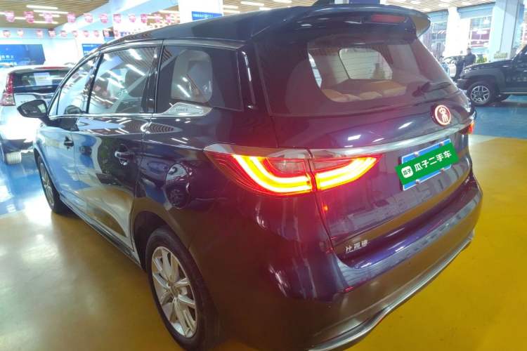 Used BYD Song MAX 2019 1.5T Manual Smart Connect Ruiyi Model 6 Seats China V Standard