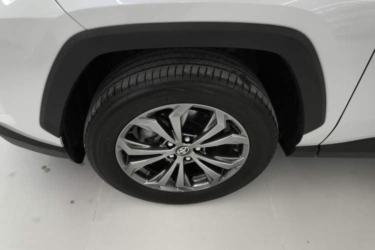 Used Toyota RAV4 2024 2.0L CVT Two-Wheel Drive Fashion Edition
