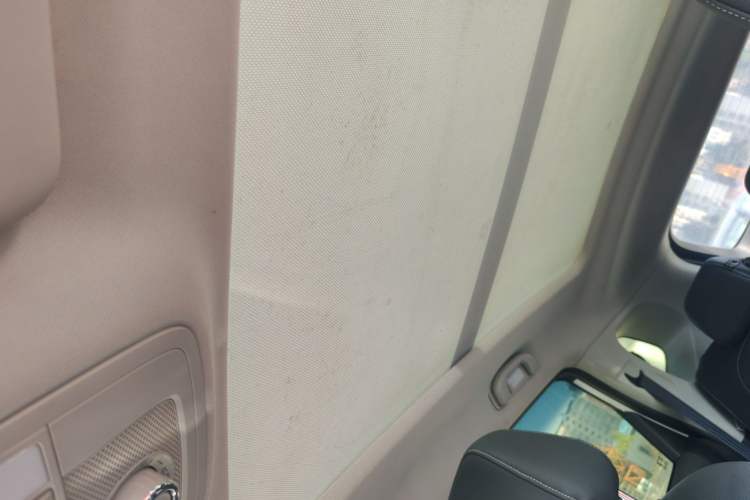 Used Roewe RX5 2016 20T Two-Wheel Drive Automatic Internet Smart Edition
