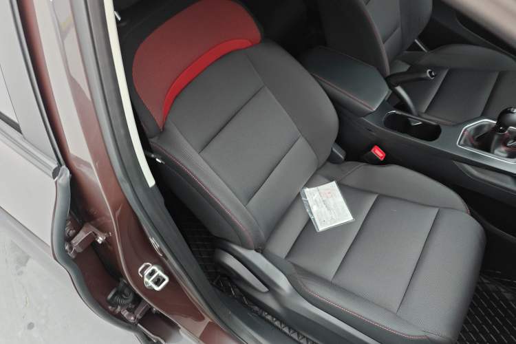 Used MG 5 2023 180 DVVT Manual Fashion Edition
