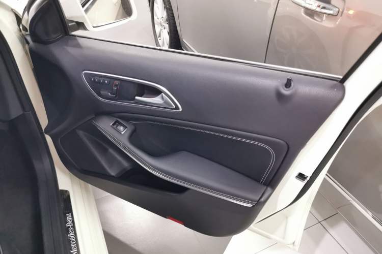 Used Mercedes-Benz A-Class 2015 A 200 Fashion Model
