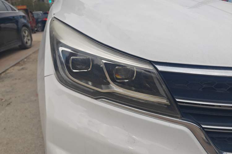 Used Baojun 730 2017 1.5T Manual Prestige Version 7 Seats
