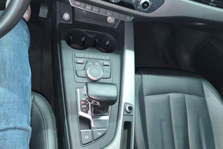 Used Audi A4L 2018 30th Anniversary Edition 40 TFSI Trendy Model
