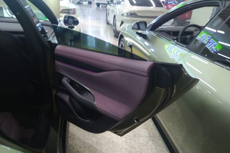 Used  SU7 2024 Rear-Drive Long-Range Intelligent Driving Version
