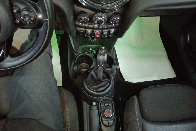 Used  MINI 2016 1.5T COOPER
