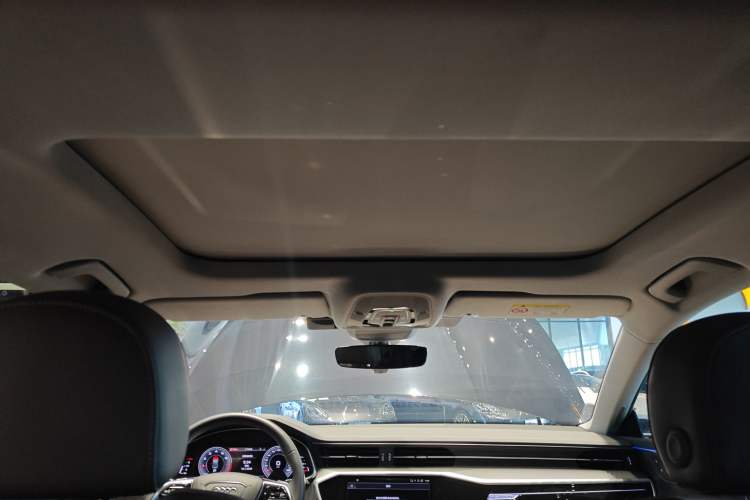 Used Audi A7L 2024 45TFSI quattro S-line Visionary Edition Flow Crystal Package
