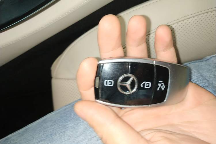 Used Mercedes-Benz E-Class 2019 E 300 L Sporty and Stylish Model
