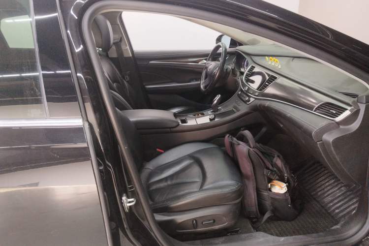 Used Buick LaCrosse 2019 28T Luxury Model
