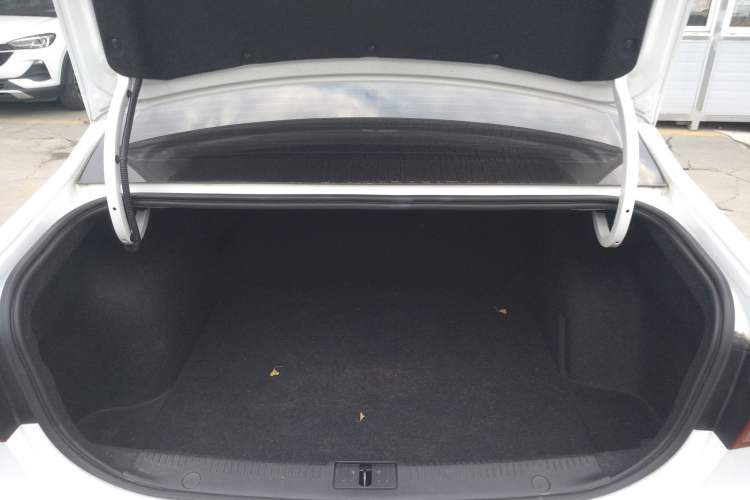 Used Roewe i6 2020 PLUS 1.6L CVT 4G Connected Glory Flagship Edition
