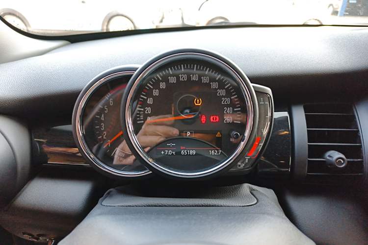 Used  MINI 2019 1.5T COOPER Racing Edition Five-Door Model
