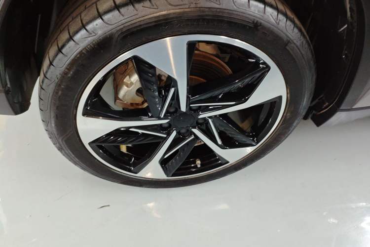 Used  L7 2023 1.5T 115 km Starship