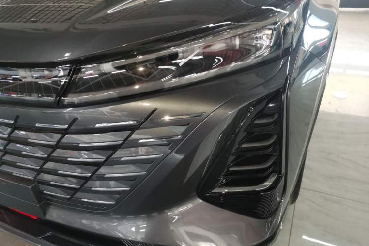 Used Changan CS75 PLUS 2024 3rd Generation Champion Edition 1.5T Intelligent Drive Dynamic Model
