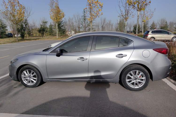 Used Mazda Mazda 3 Axela 2016 Sedan 1.5L Manual Comfort Model