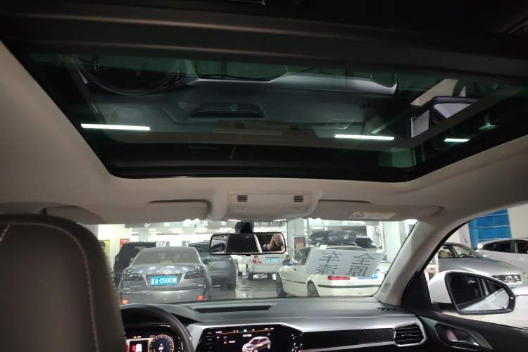 Used Volkswagen T-Cross 2023 300TSI DSG Comfort Edition
