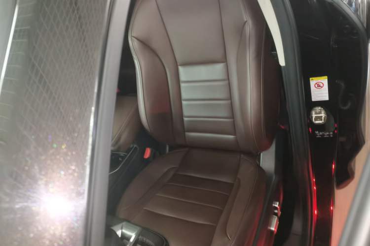 Used Wey VV5 2019 1.5T Two-Wheel Drive Color Pioneer
