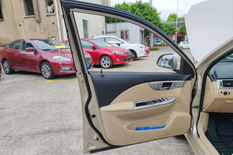 Used Buick Excelle 2013 1.5L Automatic Classic Model
