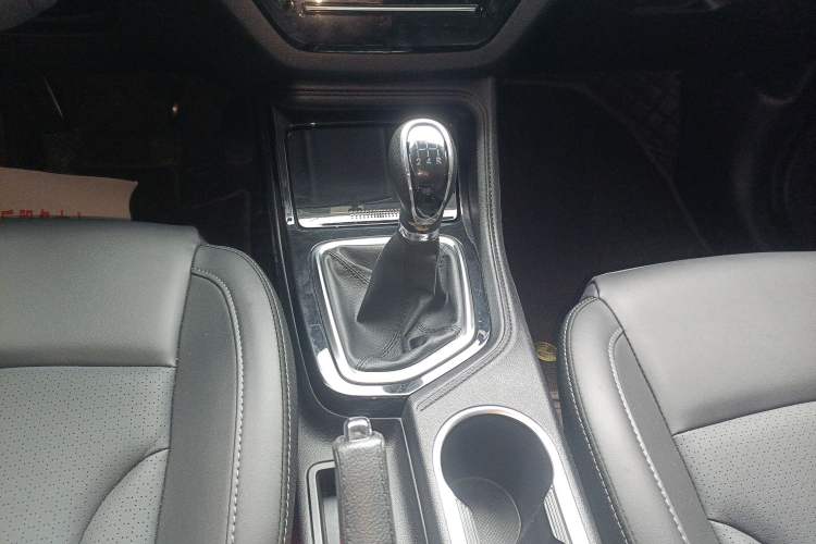 Used Changan CS35PLUS 2021 Honor Million Edition 1.6L Manual Luxury Model