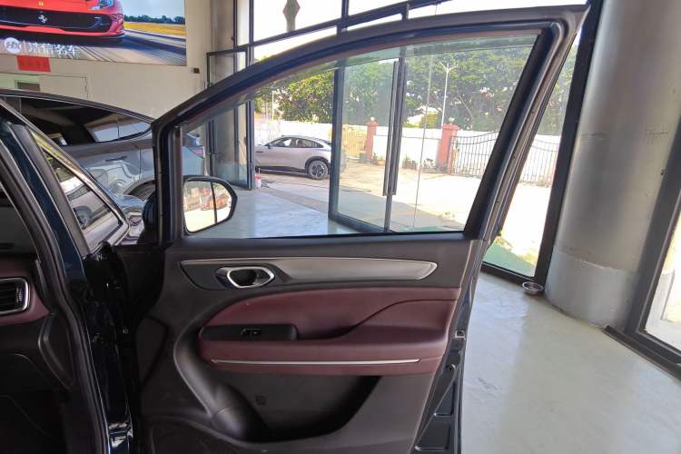 Used GAC Trumpchi M6 2021 270T DCT Luxury Edition (7 Seats)
