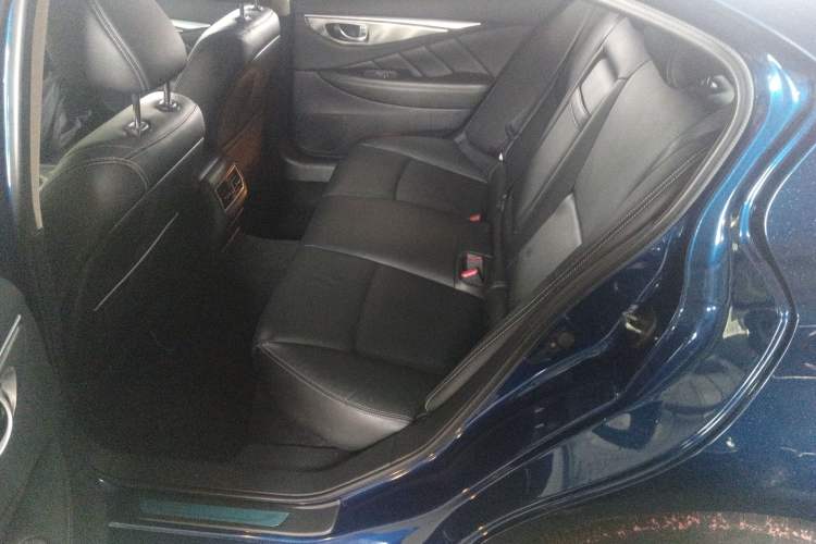 Used Infiniti Q50L 2018 2.0T Enjoyment Version China VI Standard
