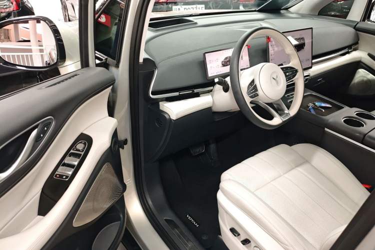 Used VOYAH Dream 2025 PHEV Four-Wheel-Drive Flagship Version – Qiankun Edition
