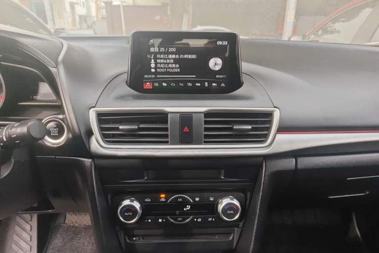 Used Mazda Mazda 3 Axela 2017 Hatchback 1.5L Automatic Luxury Model Emission Standard China V