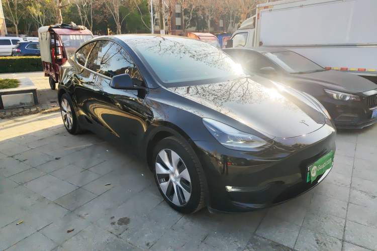 Used Tesla Model Y 2022 Long-Range All-Wheel-Drive Version
