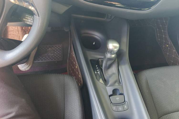 Used Toyota IZOA 2018 2.0L Yidong Edition China VI
