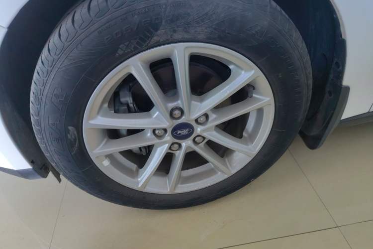 Used Ford Focus 2017 Sedan 1.6L Automatic Fashion Edition Smart Drive Version