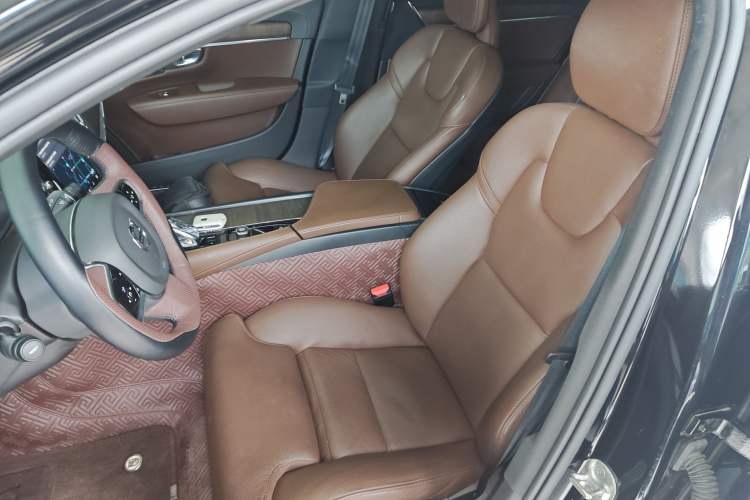 Used Volvo S90 2024 B5 Zhiyuan Luxury Edition
