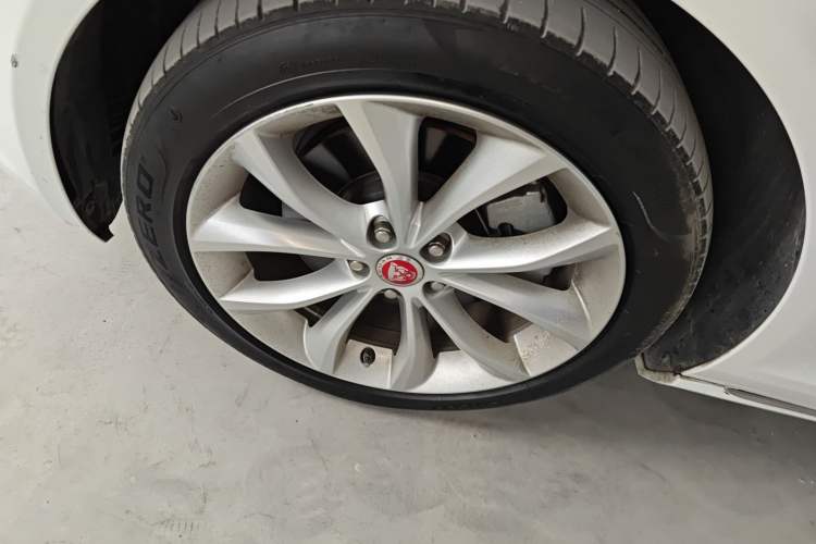 Used Jaguar XFL 2019 XFL 2.0T 250 PS Two-Wheel-Drive Luxury Edition