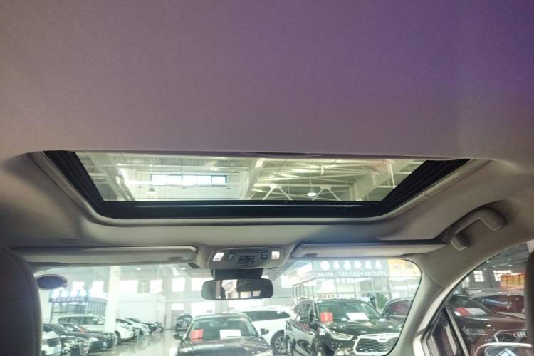 Used Toyota Granvia 2023 2.5L Hybrid Comfort Edition